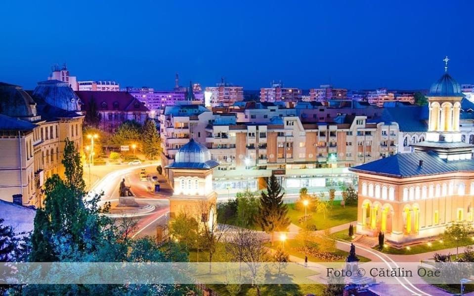 Blue Light Ultracentral Craiova Bagian luar foto